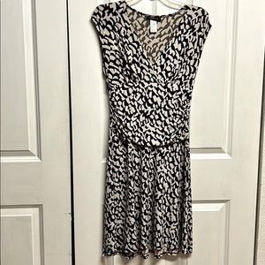 Tweeze Me Cream Brown Print Cap Sleeve V Neck Stretch Dress Size JR M